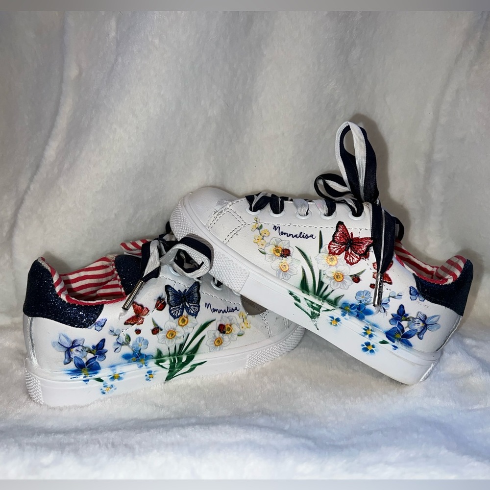 MonnaLisa leather kids shoes from Italy. Great condition